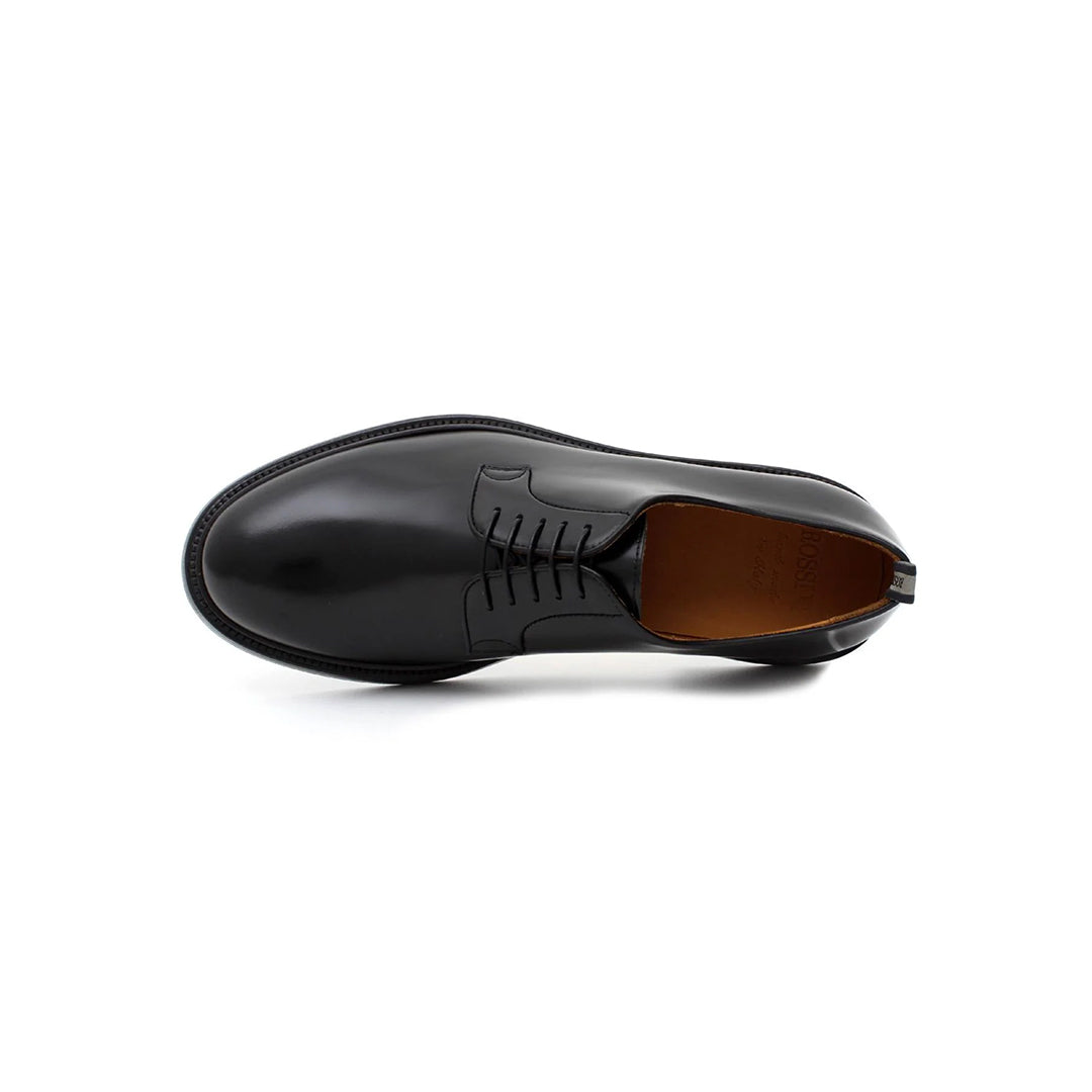 Derby brushed calfskin with light rubber sole