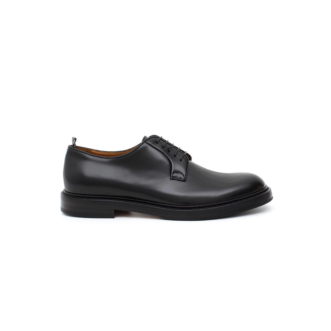 Derby brushed calfskin with light rubber sole